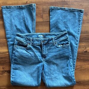 Wrangler Women's Flare Jeans in Classic Blue